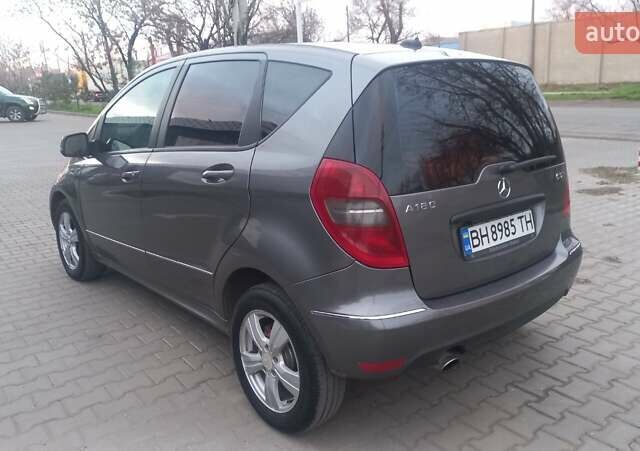 Серый Мерседес А класс, объемом двигателя 1.99 л и пробегом 258 тыс. км за 5250 $, фото 2 на Automoto.ua