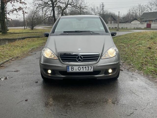 Сірий Мерседес А клас, об'ємом двигуна 2 л та пробігом 200 тис. км за 3513 $, фото 2 на Automoto.ua