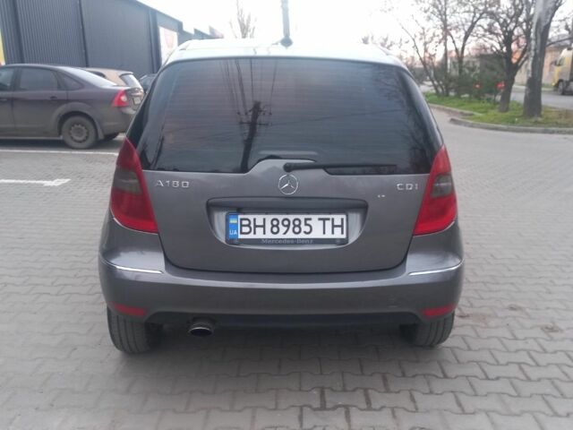 Сірий Мерседес А клас, об'ємом двигуна 2 л та пробігом 258 тис. км за 5250 $, фото 7 на Automoto.ua