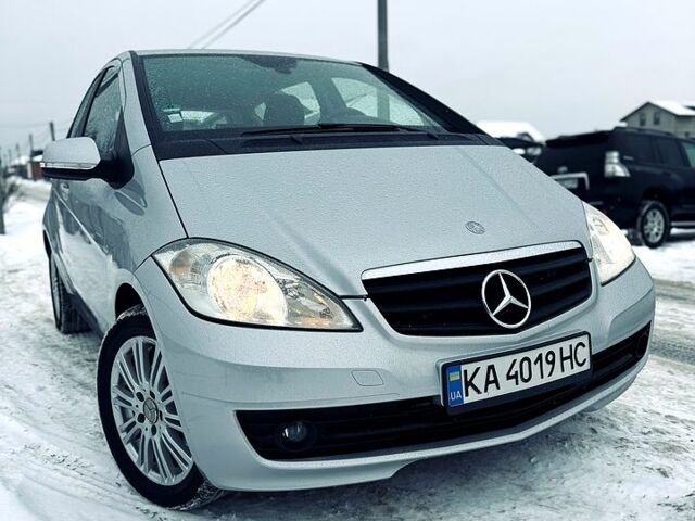 Серый Мерседес А класс, объемом двигателя 2 л и пробегом 238 тыс. км за 5700 $, фото 1 на Automoto.ua