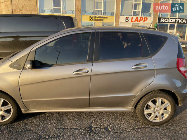 Серый Мерседес А класс, объемом двигателя 1.99 л и пробегом 357 тыс. км за 4700 $, фото 2 на Automoto.ua