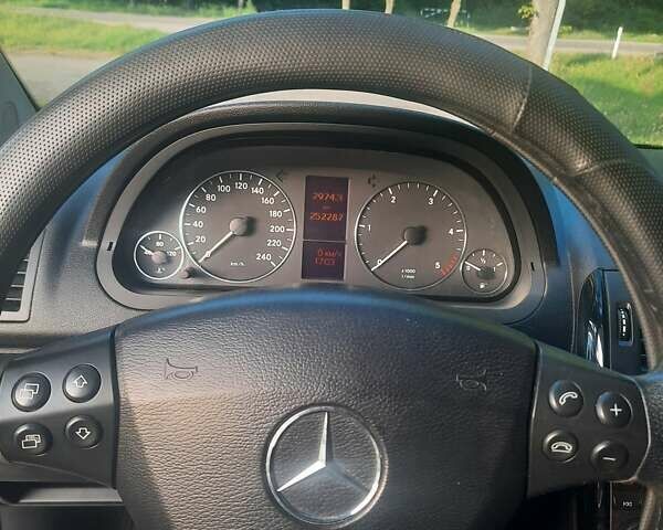 Сірий Мерседес А клас, об'ємом двигуна 1.99 л та пробігом 252 тис. км за 4600 $, фото 12 на Automoto.ua