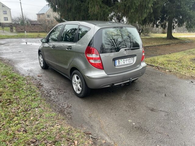 Сірий Мерседес А клас, об'ємом двигуна 2 л та пробігом 200 тис. км за 3513 $, фото 11 на Automoto.ua
