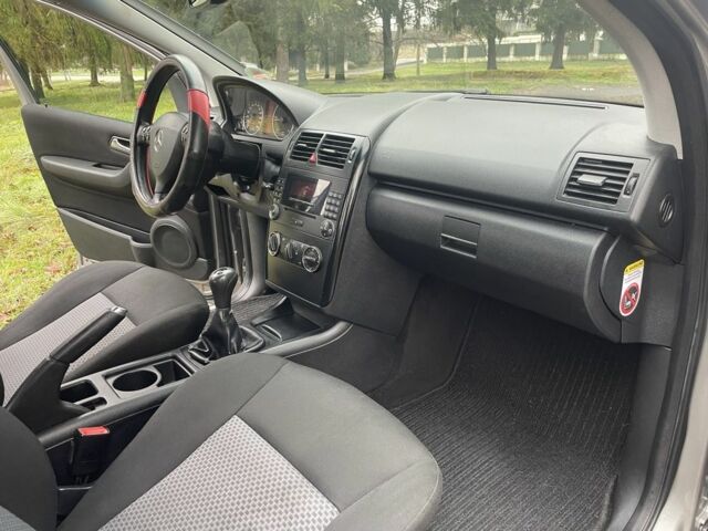 Сірий Мерседес А клас, об'ємом двигуна 2 л та пробігом 200 тис. км за 3513 $, фото 22 на Automoto.ua