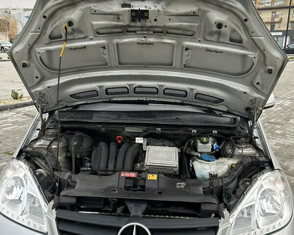 Серый Мерседес А класс, объемом двигателя 1.7 л и пробегом 241 тыс. км за 6500 $, фото 24 на Automoto.ua