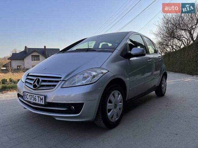 Серый Мерседес А класс, объемом двигателя 1.7 л и пробегом 157 тыс. км за 6700 $, фото 3 на Automoto.ua