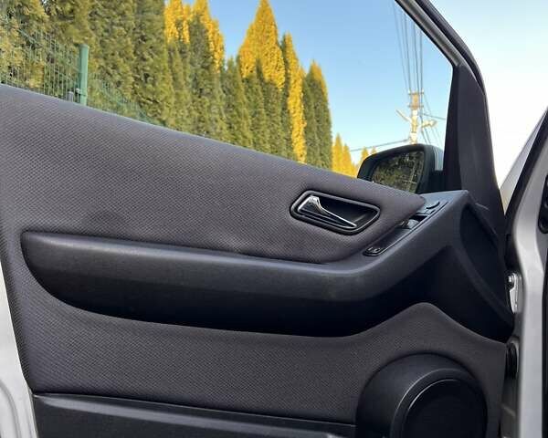 Серый Мерседес А класс, объемом двигателя 1.7 л и пробегом 157 тыс. км за 6700 $, фото 18 на Automoto.ua