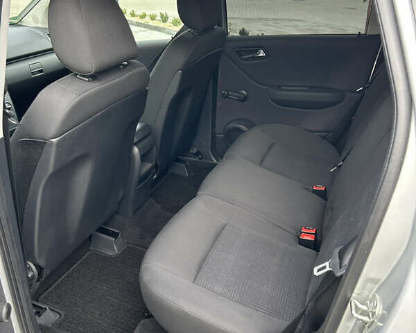 Серый Мерседес А класс, объемом двигателя 1.7 л и пробегом 241 тыс. км за 6500 $, фото 10 на Automoto.ua