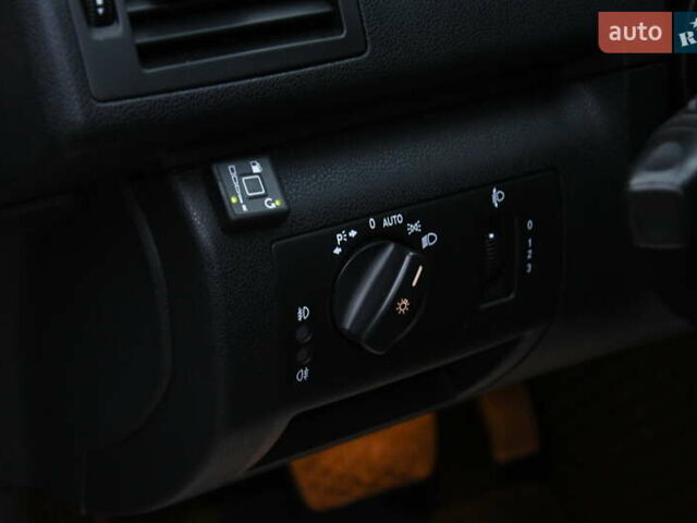 Сірий Мерседес А клас, об'ємом двигуна 1.7 л та пробігом 195 тис. км за 6999 $, фото 16 на Automoto.ua