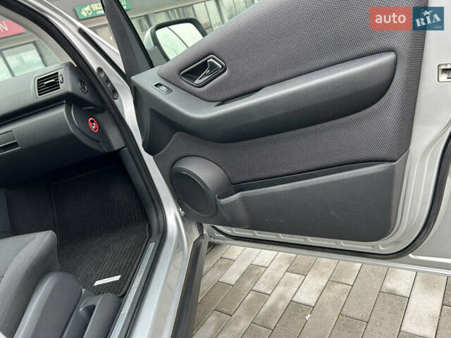 Серый Мерседес А класс, объемом двигателя 1.7 л и пробегом 241 тыс. км за 6500 $, фото 14 на Automoto.ua