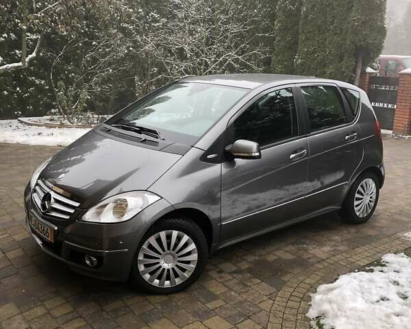 Серый Мерседес А класс, объемом двигателя 1.99 л и пробегом 141 тыс. км за 8200 $, фото 36 на Automoto.ua