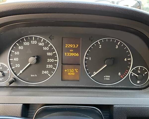 Серый Мерседес А класс, объемом двигателя 2 л и пробегом 134 тыс. км за 8200 $, фото 6 на Automoto.ua