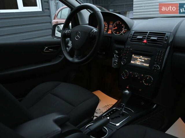 Сірий Мерседес А клас, об'ємом двигуна 1.7 л та пробігом 195 тис. км за 6999 $, фото 24 на Automoto.ua