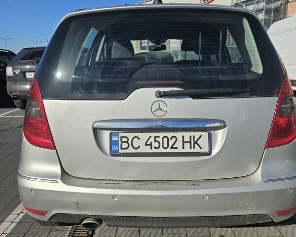 Серый Мерседес А класс, объемом двигателя 2 л и пробегом 140 тыс. км за 6500 $, фото 4 на Automoto.ua