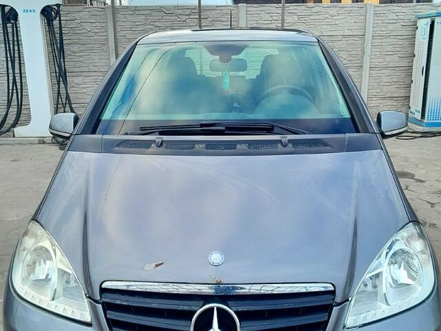 Серый Мерседес А класс, объемом двигателя 1.5 л и пробегом 250 тыс. км за 5200 $, фото 3 на Automoto.ua