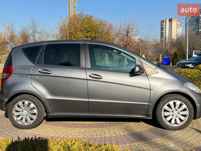 Серый Мерседес А класс, объемом двигателя 1.99 л и пробегом 225 тыс. км за 7999 $, фото 7 на Automoto.ua