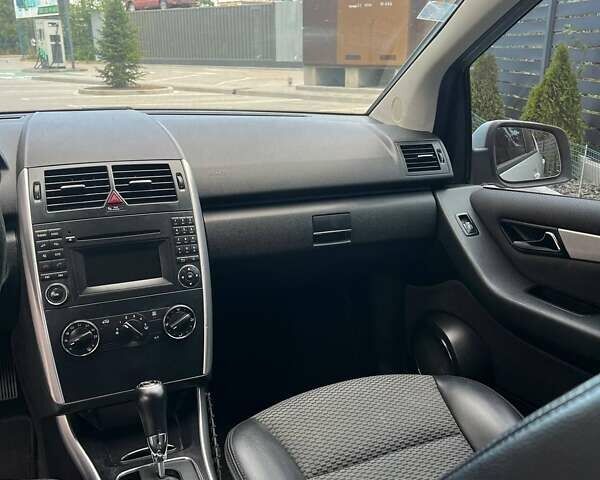 Сірий Мерседес А клас, об'ємом двигуна 2 л та пробігом 221 тис. км за 8000 $, фото 31 на Automoto.ua