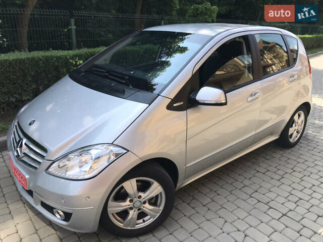 Мерседес А класс 2010 в Луцке на Automoto.ua Серый Мерседес А класс, объемом двигателя 1.6 л и пробегом 80 тыс. км за 9500 $, фото 87 на Automoto.ua