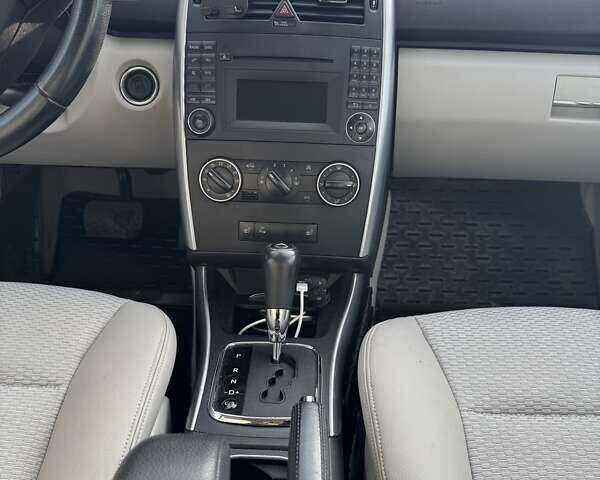 Серый Мерседес А класс, объемом двигателя 1.46 л и пробегом 200 тыс. км за 6900 $, фото 10 на Automoto.ua