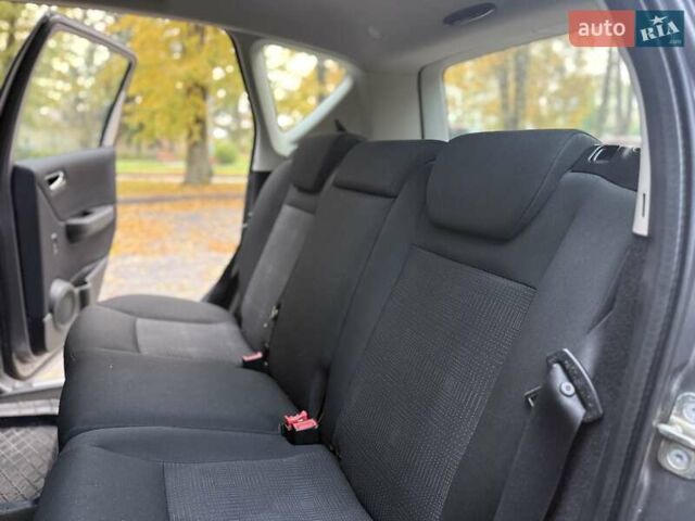 Серый Мерседес А класс, объемом двигателя 1.5 л и пробегом 244 тыс. км за 5900 $, фото 6 на Automoto.ua