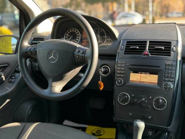 Серый Мерседес А класс, объемом двигателя 2 л и пробегом 225 тыс. км за 7999 $, фото 19 на Automoto.ua