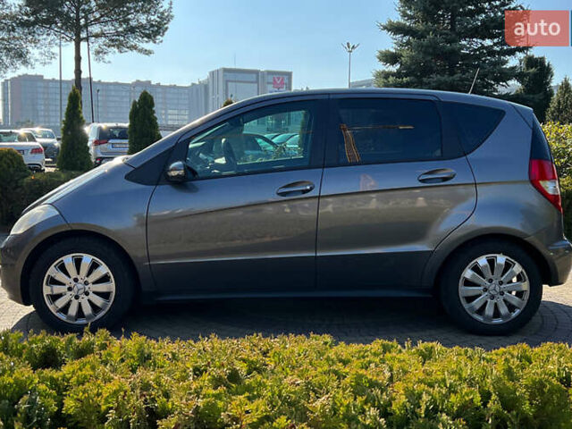 Серый Мерседес А класс, объемом двигателя 1.99 л и пробегом 225 тыс. км за 7999 $, фото 3 на Automoto.ua