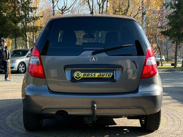 Серый Мерседес А класс, объемом двигателя 2 л и пробегом 225 тыс. км за 7999 $, фото 5 на Automoto.ua