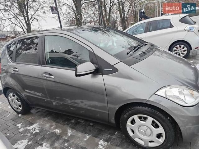 Серый Мерседес А класс, объемом двигателя 1.5 л и пробегом 266 тыс. км за 5900 $, фото 1 на Automoto.ua