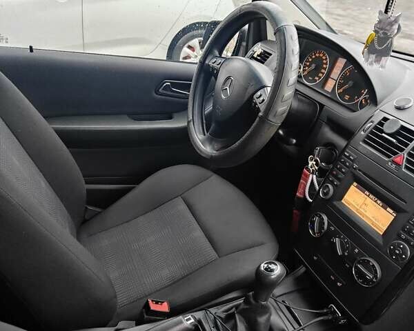 Серый Мерседес А класс, объемом двигателя 1.5 л и пробегом 266 тыс. км за 5900 $, фото 6 на Automoto.ua