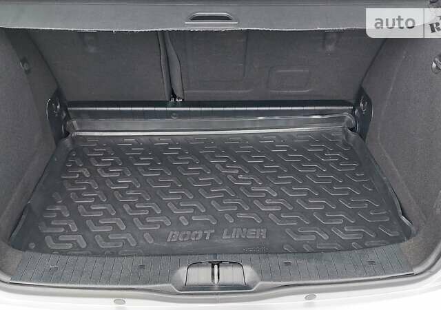 Серый Мерседес А класс, объемом двигателя 1.99 л и пробегом 230 тыс. км за 5500 $, фото 11 на Automoto.ua