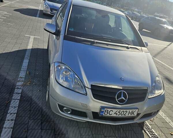 Серый Мерседес А класс, объемом двигателя 2 л и пробегом 140 тыс. км за 6500 $, фото 7 на Automoto.ua