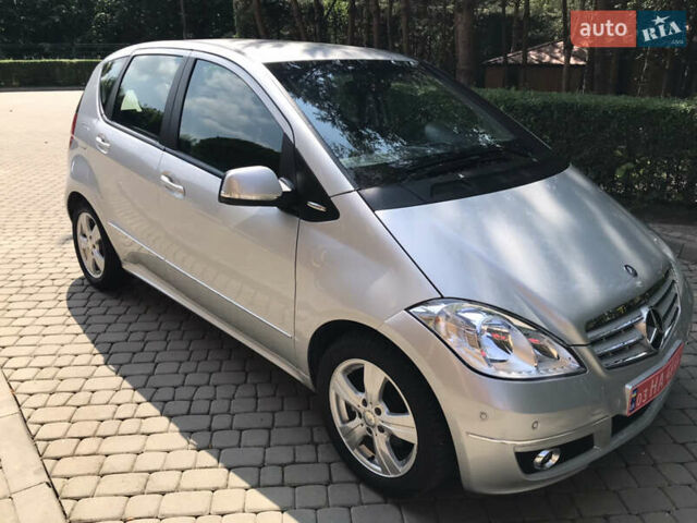 Мерседес А класс 2010 в Луцке на Automoto.ua Серый Мерседес А класс, объемом двигателя 1.6 л и пробегом 80 тыс. км за 9500 $, фото 98 на Automoto.ua