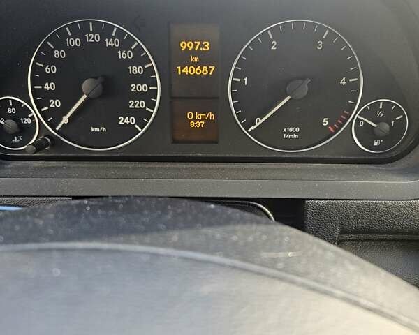 Серый Мерседес А класс, объемом двигателя 2 л и пробегом 140 тыс. км за 6500 $, фото 3 на Automoto.ua