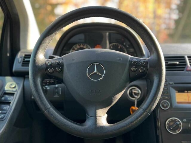 Серый Мерседес А класс, объемом двигателя 2 л и пробегом 225 тыс. км за 7999 $, фото 9 на Automoto.ua