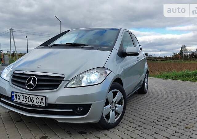 Серый Мерседес А класс, объемом двигателя 1.99 л и пробегом 215 тыс. км за 6000 $, фото 3 на Automoto.ua