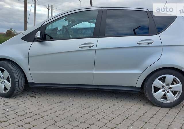 Серый Мерседес А класс, объемом двигателя 1.99 л и пробегом 230 тыс. км за 5500 $, фото 3 на Automoto.ua