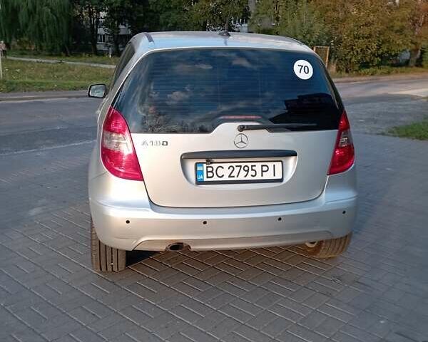 Серый Мерседес А класс, объемом двигателя 1.8 л и пробегом 95 тыс. км за 8000 $, фото 6 на Automoto.ua