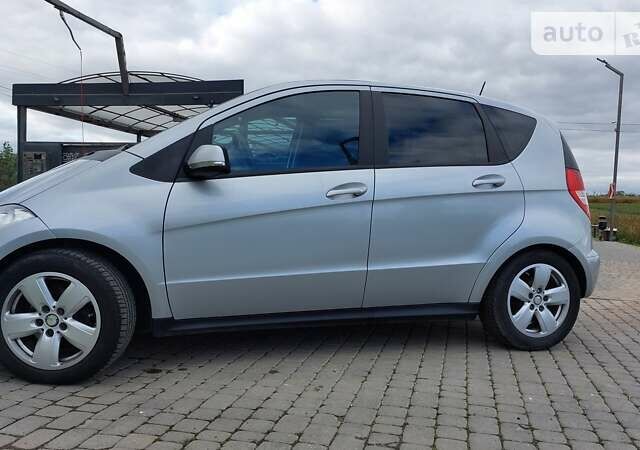 Серый Мерседес А класс, объемом двигателя 1.99 л и пробегом 215 тыс. км за 6000 $, фото 4 на Automoto.ua