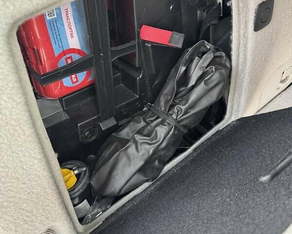 Серый Мерседес А класс, объемом двигателя 1.46 л и пробегом 200 тыс. км за 6900 $, фото 19 на Automoto.ua