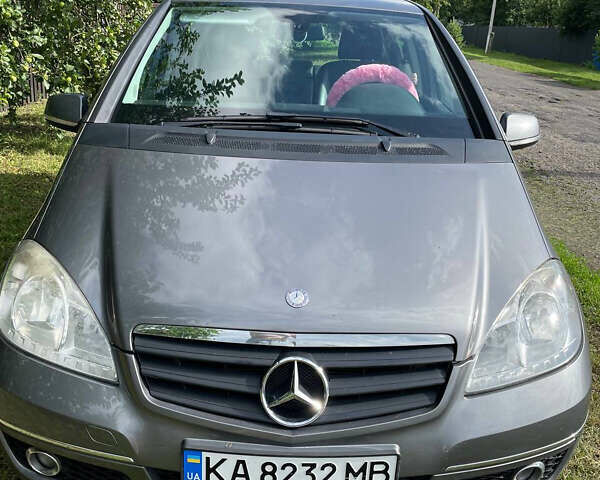 Серый Мерседес А класс, объемом двигателя 1.99 л и пробегом 250 тыс. км за 6900 $, фото 1 на Automoto.ua