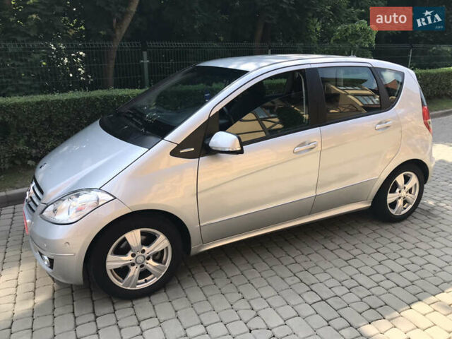 Мерседес А класс 2010 в Луцке на Automoto.ua Серый Мерседес А класс, объемом двигателя 1.6 л и пробегом 80 тыс. км за 9500 $, фото 101 на Automoto.ua