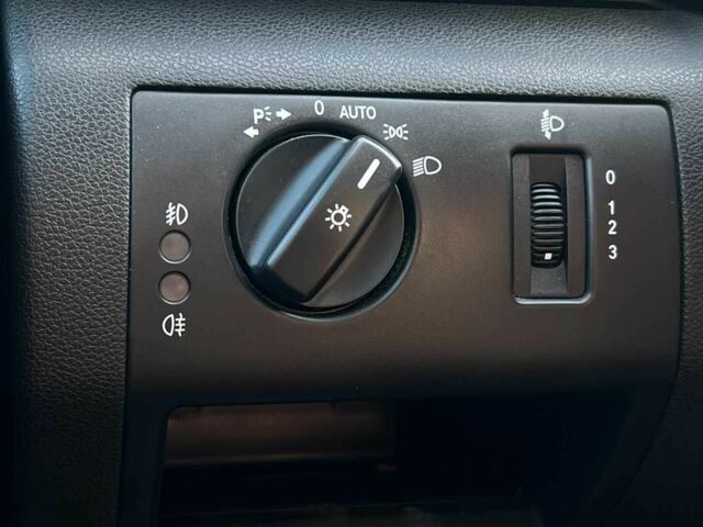 Серый Мерседес А класс, объемом двигателя 2 л и пробегом 225 тыс. км за 7999 $, фото 17 на Automoto.ua