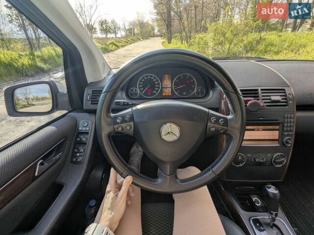 Серый Мерседес А класс, объемом двигателя 1.7 л и пробегом 113 тыс. км за 6900 $, фото 20 на Automoto.ua