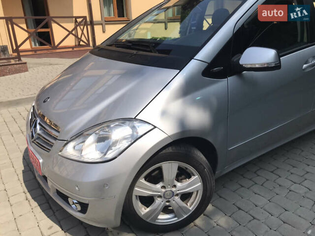 Мерседес А класс 2010 в Луцке на Automoto.ua Серый Мерседес А класс, объемом двигателя 1.6 л и пробегом 80 тыс. км за 9500 $, фото 75 на Automoto.ua