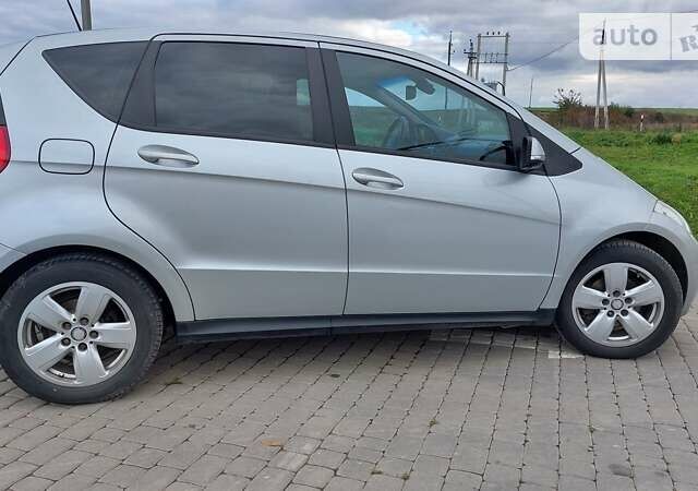 Серый Мерседес А класс, объемом двигателя 1.99 л и пробегом 215 тыс. км за 6000 $, фото 9 на Automoto.ua