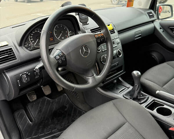 Серый Мерседес А класс, объемом двигателя 1.5 л и пробегом 140 тыс. км за 6500 $, фото 14 на Automoto.ua