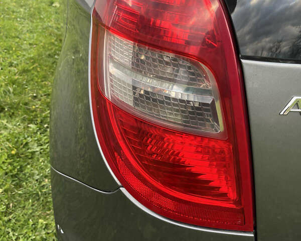 Серый Мерседес А класс, объемом двигателя 1.99 л и пробегом 234 тыс. км за 9500 $, фото 3 на Automoto.ua