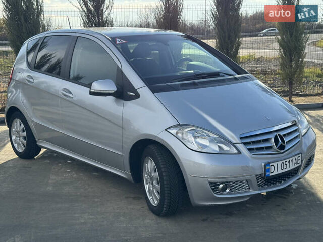 Сірий Мерседес А клас, об'ємом двигуна 1.99 л та пробігом 220 тис. км за 8599 $, фото 2 на Automoto.ua