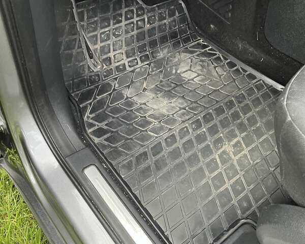 Серый Мерседес А класс, объемом двигателя 1.99 л и пробегом 234 тыс. км за 9500 $, фото 24 на Automoto.ua