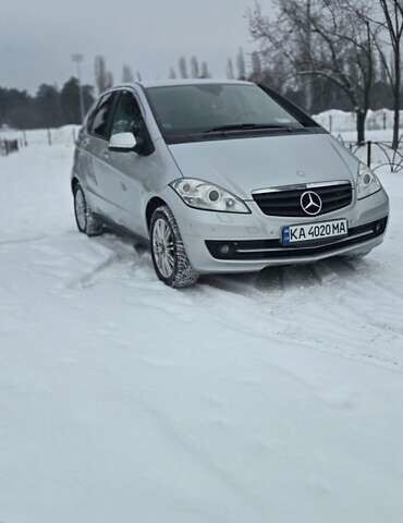 Серый Мерседес А класс, объемом двигателя 1.7 л и пробегом 122 тыс. км за 7200 $, фото 1 на Automoto.ua